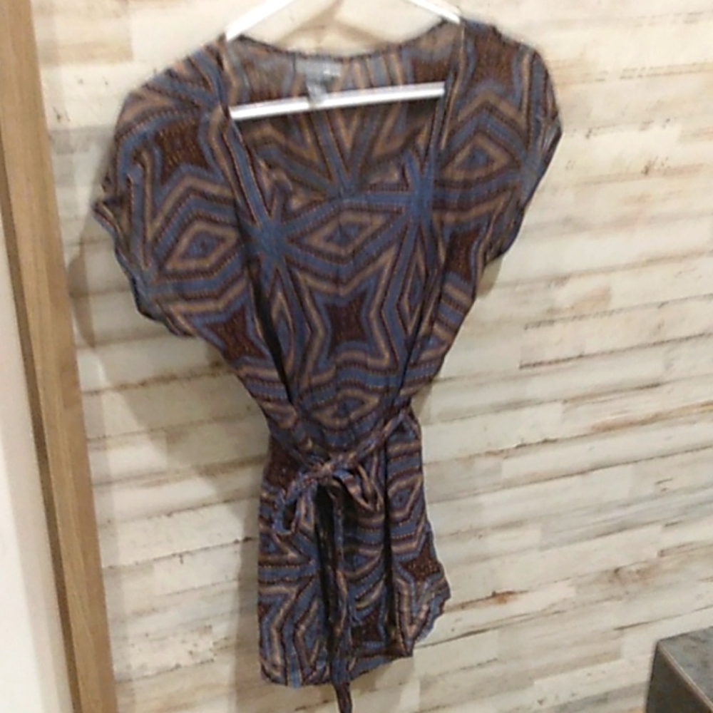 Ellavie women's blouse.    Box 91